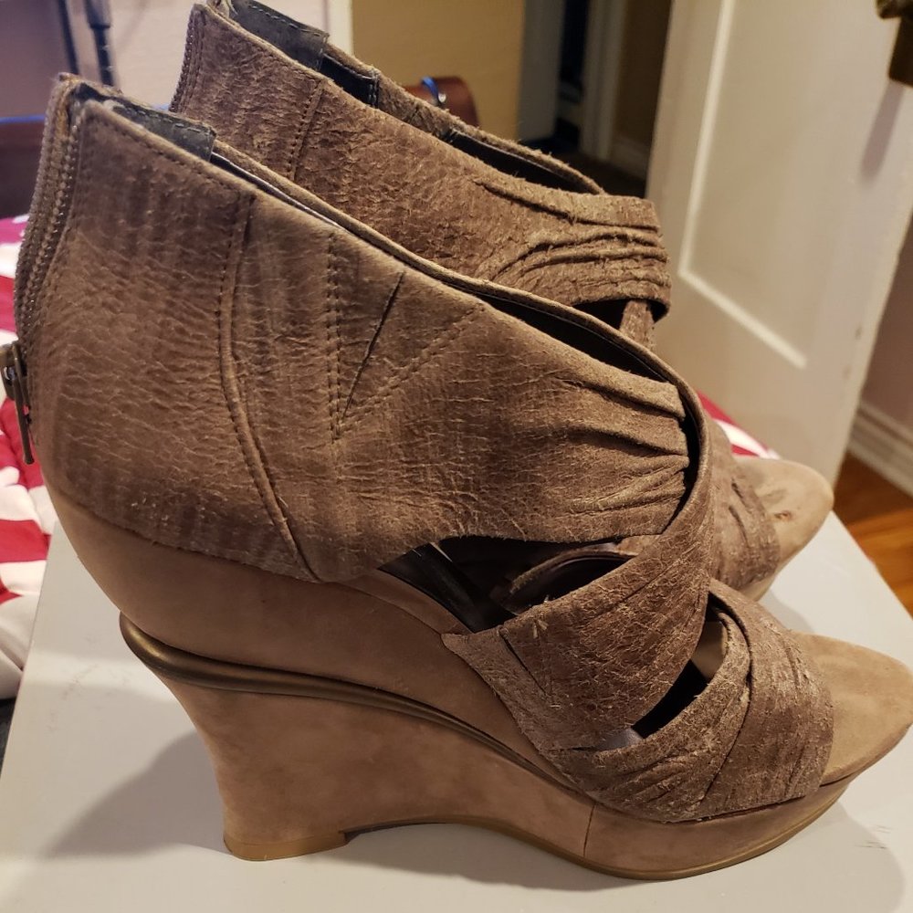 Jessica Simpson Vintage Wedge Shoes!!